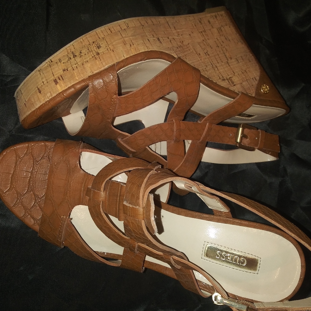 Guess wedges
